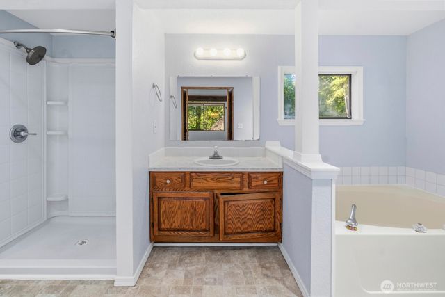7651 Redstart Drive SE, Olympia, WA 98513