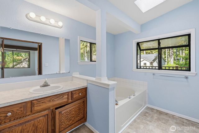 7651 Redstart Drive SE, Olympia, WA 98513