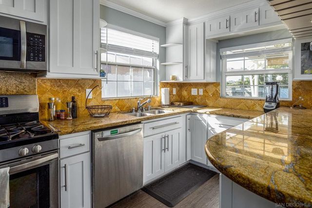 532 Kempton St, Spring Valley, CA 91977
