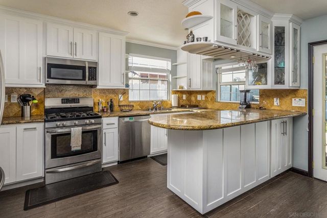 532 Kempton St, Spring Valley, CA 91977