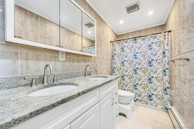 3 Avelaine Court, Babylon, NY 11702