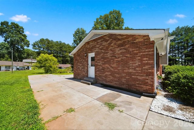 1401 Southwest Boulevard, Newton, NC 28658