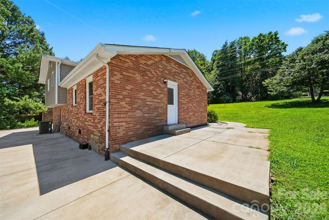 1401 Southwest Boulevard, Newton, NC 28658