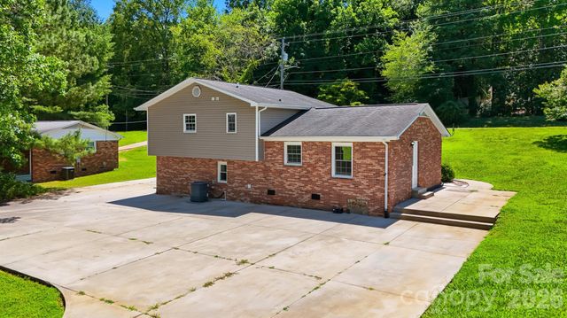 1401 Southwest Boulevard, Newton, NC 28658
