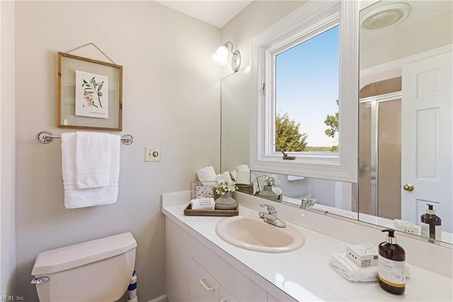 1 Island View DR, Newport News, VA 23602