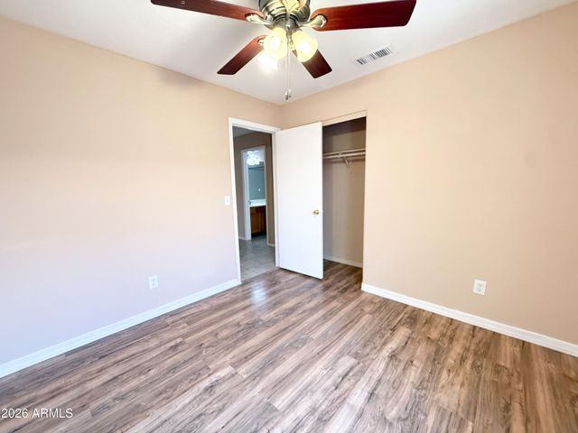 5061 W Glenview Place, Chandler, AZ 85226