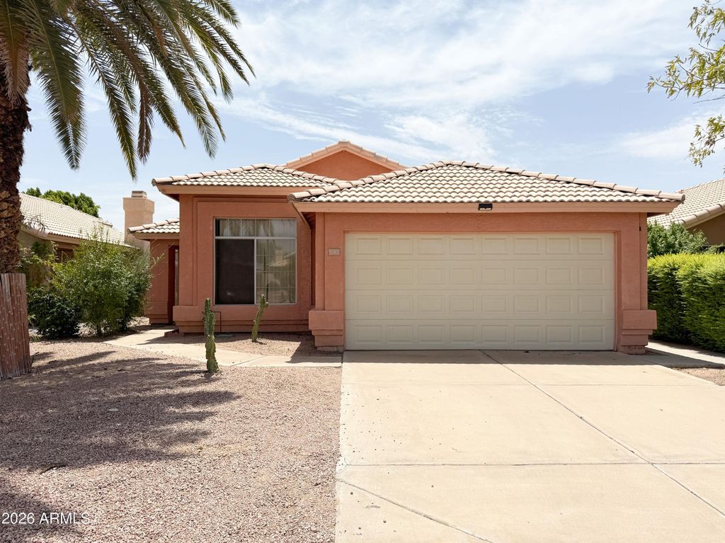 5061 W Glenview Place, Chandler, AZ 85226