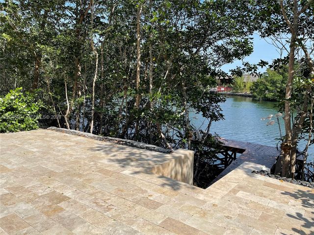 6230 Paradise Point Drive 6230, Palmetto Bay, FL 33157
