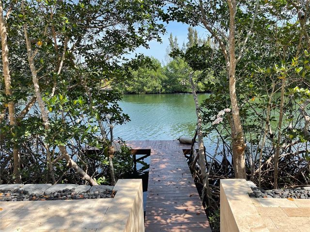 6230 Paradise Point Drive 6230, Palmetto Bay, FL 33157