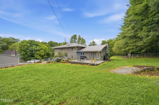338 Old Milligan Highway, Johnson City, TN 37601