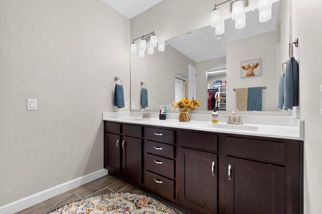 5204 BULLSEYE Road NE, Rio Rancho, NM 87144