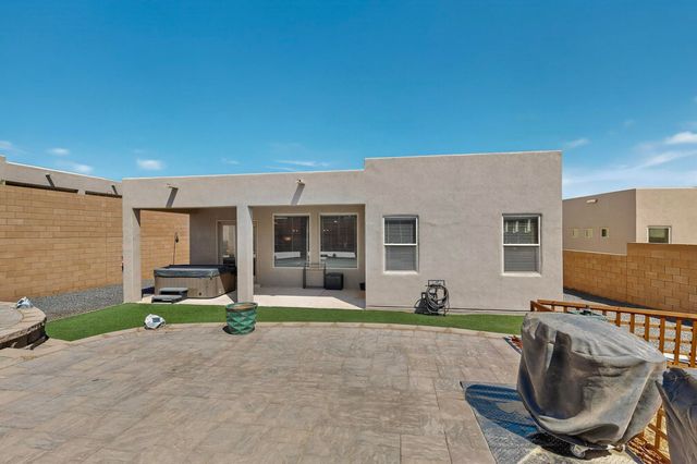 5204 BULLSEYE Road NE, Rio Rancho, NM 87144