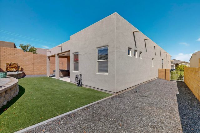 5204 BULLSEYE Road NE, Rio Rancho, NM 87144