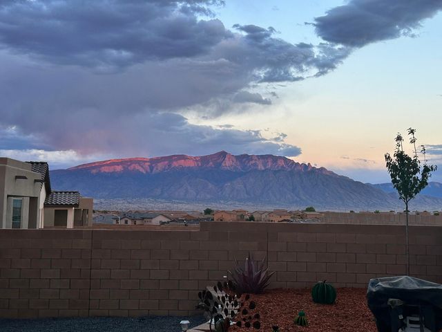 5204 BULLSEYE Road NE, Rio Rancho, NM 87144