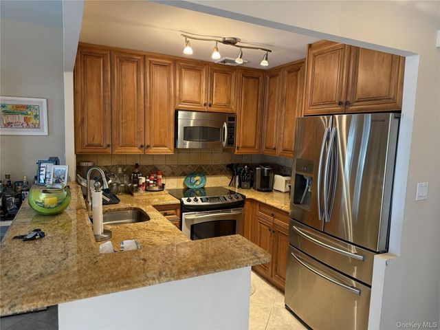 100 W Broadway 6L, Long Beach, NY 11561