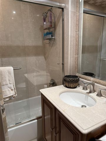 100 W Broadway 6L, Long Beach, NY 11561