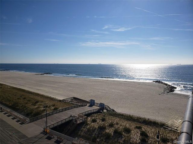 100 W Broadway 6L, Long Beach, NY 11561