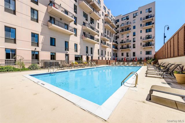 100 W Broadway 6L, Long Beach, NY 11561