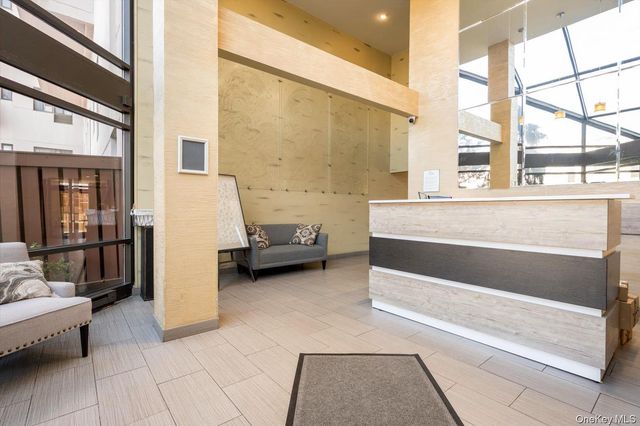 100 W Broadway 6L, Long Beach, NY 11561