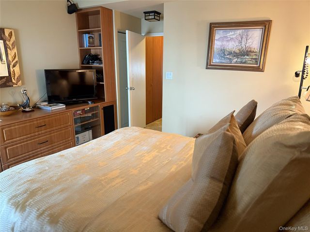 100 W Broadway 6L, Long Beach, NY 11561