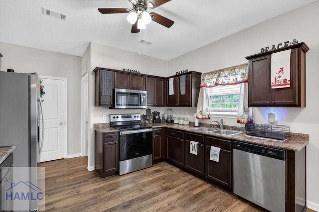 1864 Wiregrass Way, Hinesville, GA 31313