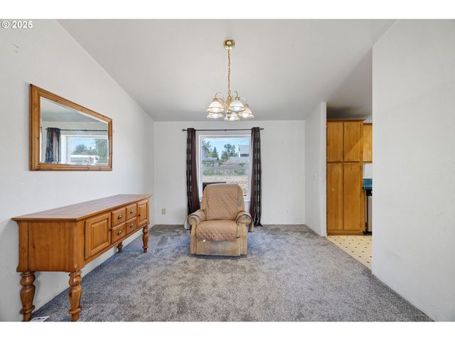 25017 DUNHAM Ave, Veneta, OR 97487