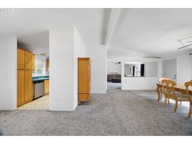 25017 DUNHAM Ave, Veneta, OR 97487