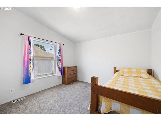 25017 DUNHAM Ave, Veneta, OR 97487