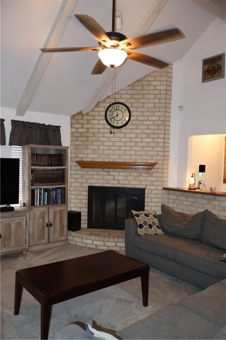 1502 Crestview Dr, Portland, TX 78374