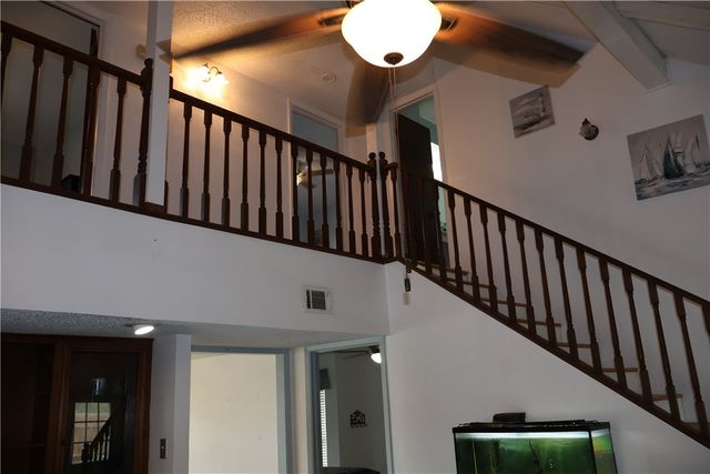 1502 Crestview Dr, Portland, TX 78374