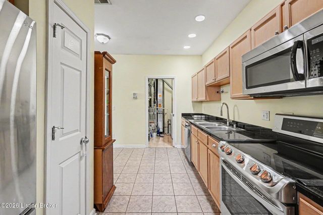 10502 Vining Pl 201, Louisville, KY 40241