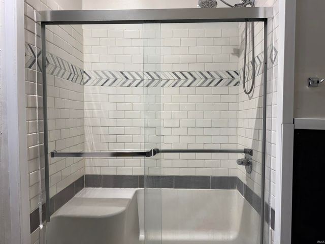 1021 W Cleveland Avenue, Elkhart, IN 46516