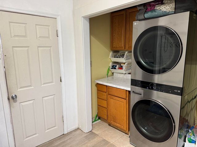 1021 W Cleveland Avenue, Elkhart, IN 46516