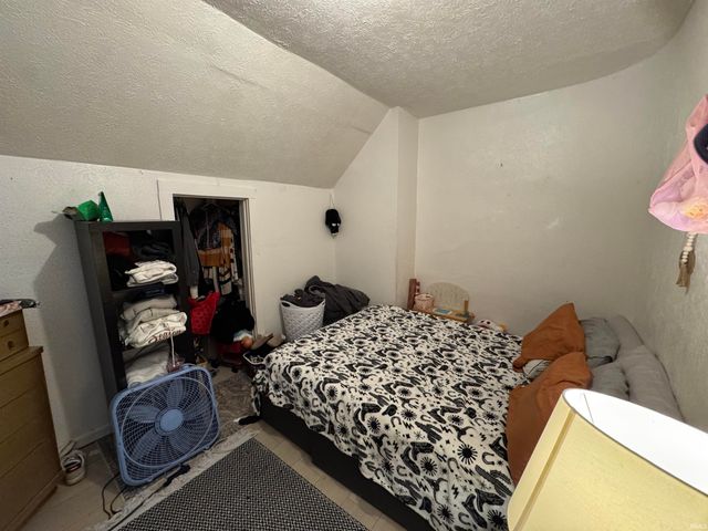 1021 W Cleveland Avenue, Elkhart, IN 46516