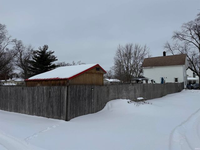 1021 W Cleveland Avenue, Elkhart, IN 46516