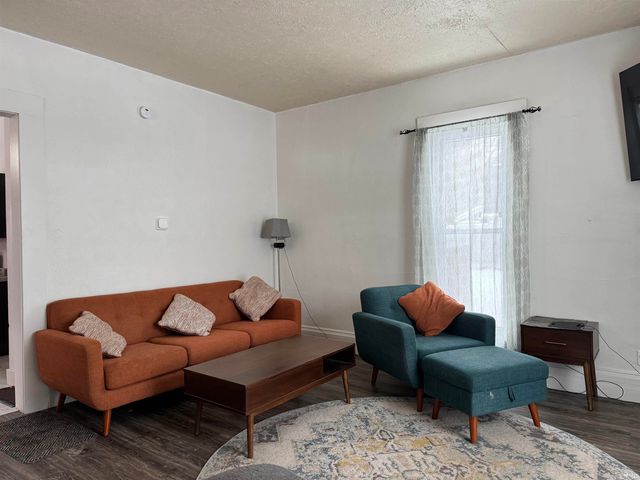 1021 W Cleveland Avenue, Elkhart, IN 46516