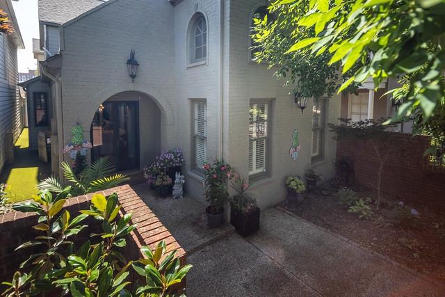 520 RIENZI DR, Memphis, TN 38103