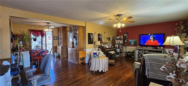 18 Brookside Drive, Paola, KS 66071