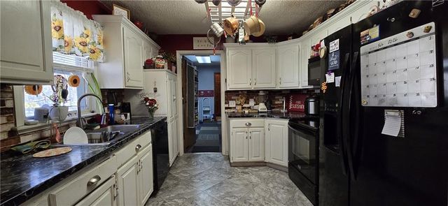 18 Brookside Drive, Paola, KS 66071