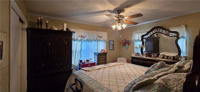 18 Brookside Drive, Paola, KS 66071