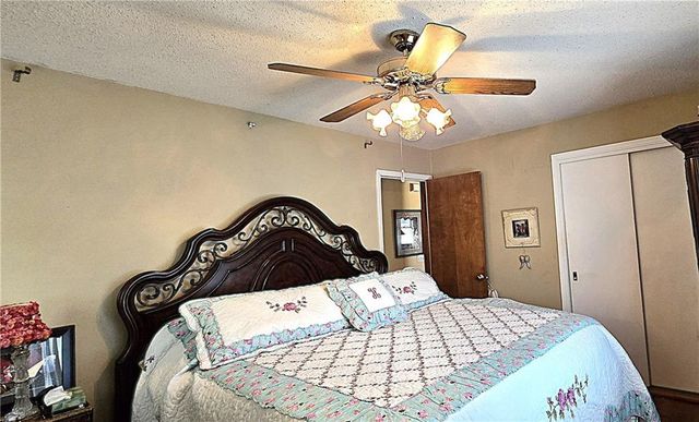 18 Brookside Drive, Paola, KS 66071