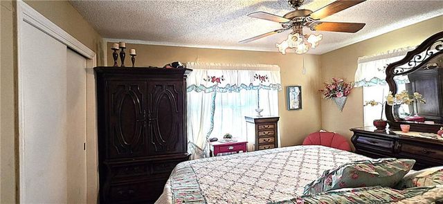 18 Brookside Drive, Paola, KS 66071