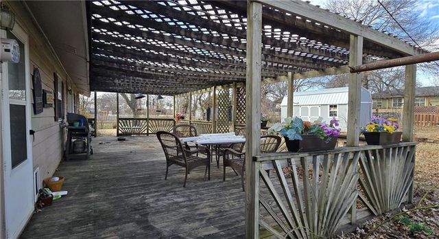 18 Brookside Drive, Paola, KS 66071