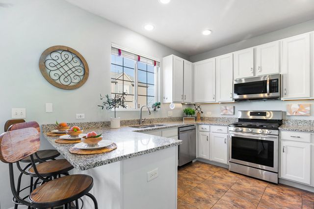 1548 Station Park Drive, Grayslake, IL 60030