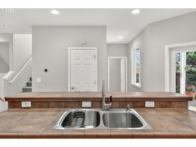 15940 Sw SNOWY OWL Ln, Beaverton, OR 97007