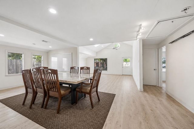 905 Harvard Street, Houston, TX 77008