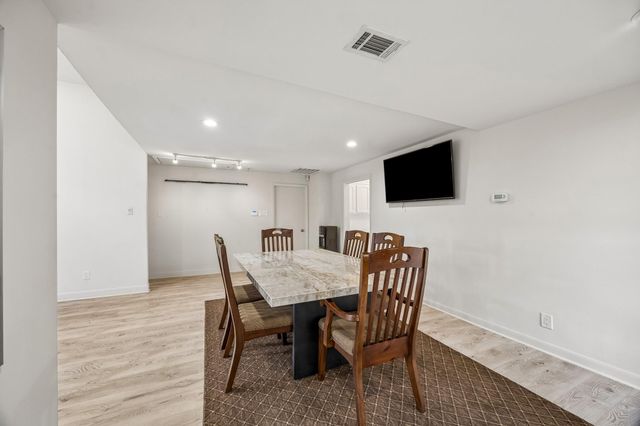905 Harvard Street, Houston, TX 77008