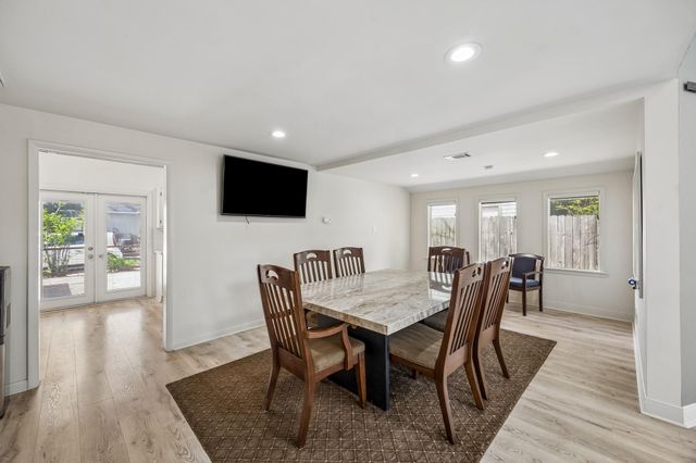 905 Harvard Street, Houston, TX 77008