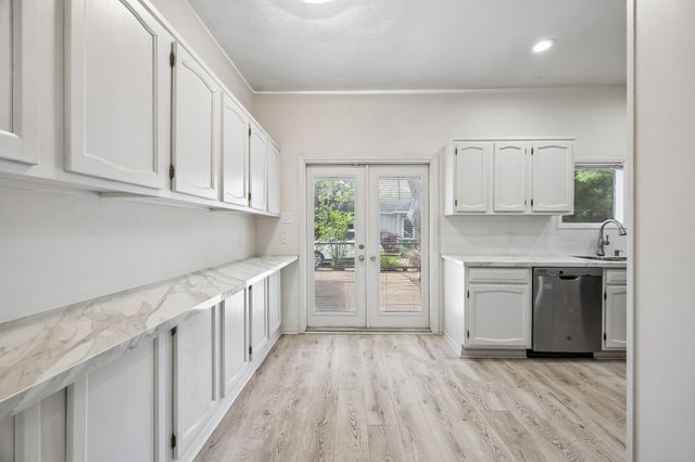 905 Harvard Street, Houston, TX 77008