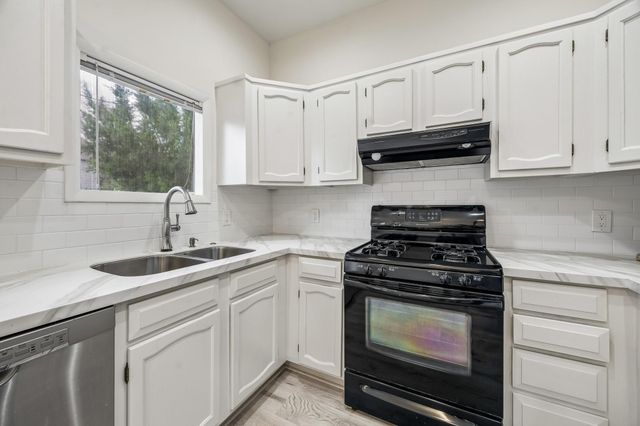 905 Harvard Street, Houston, TX 77008